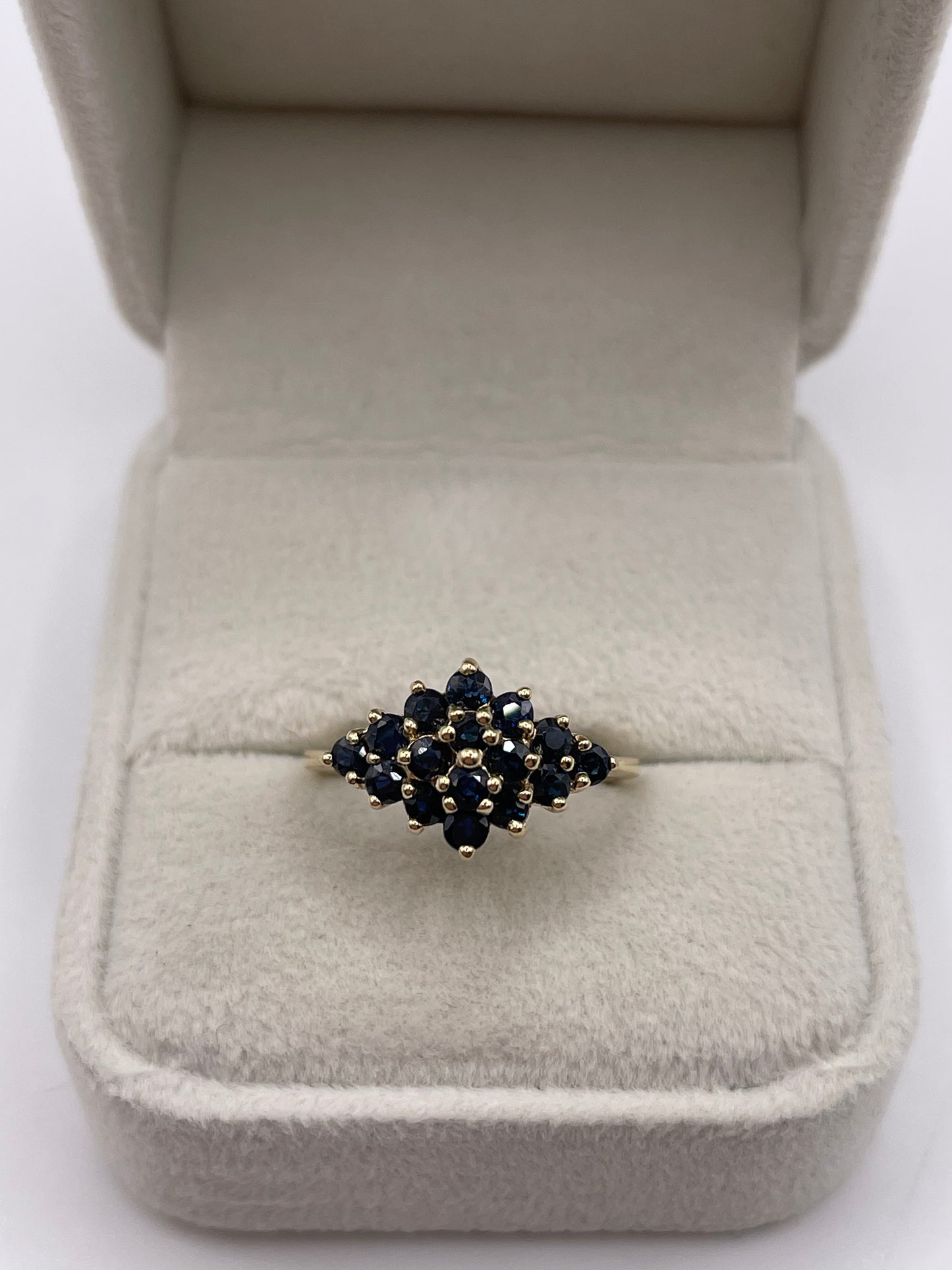 9ct gold sapphire cluster ring