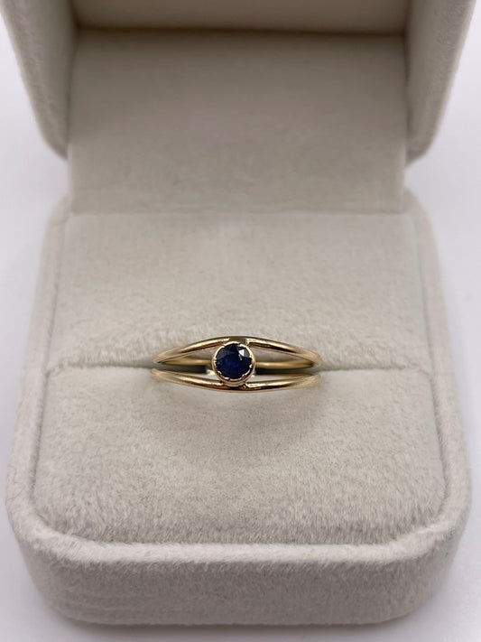 9ct gold sapphire ring