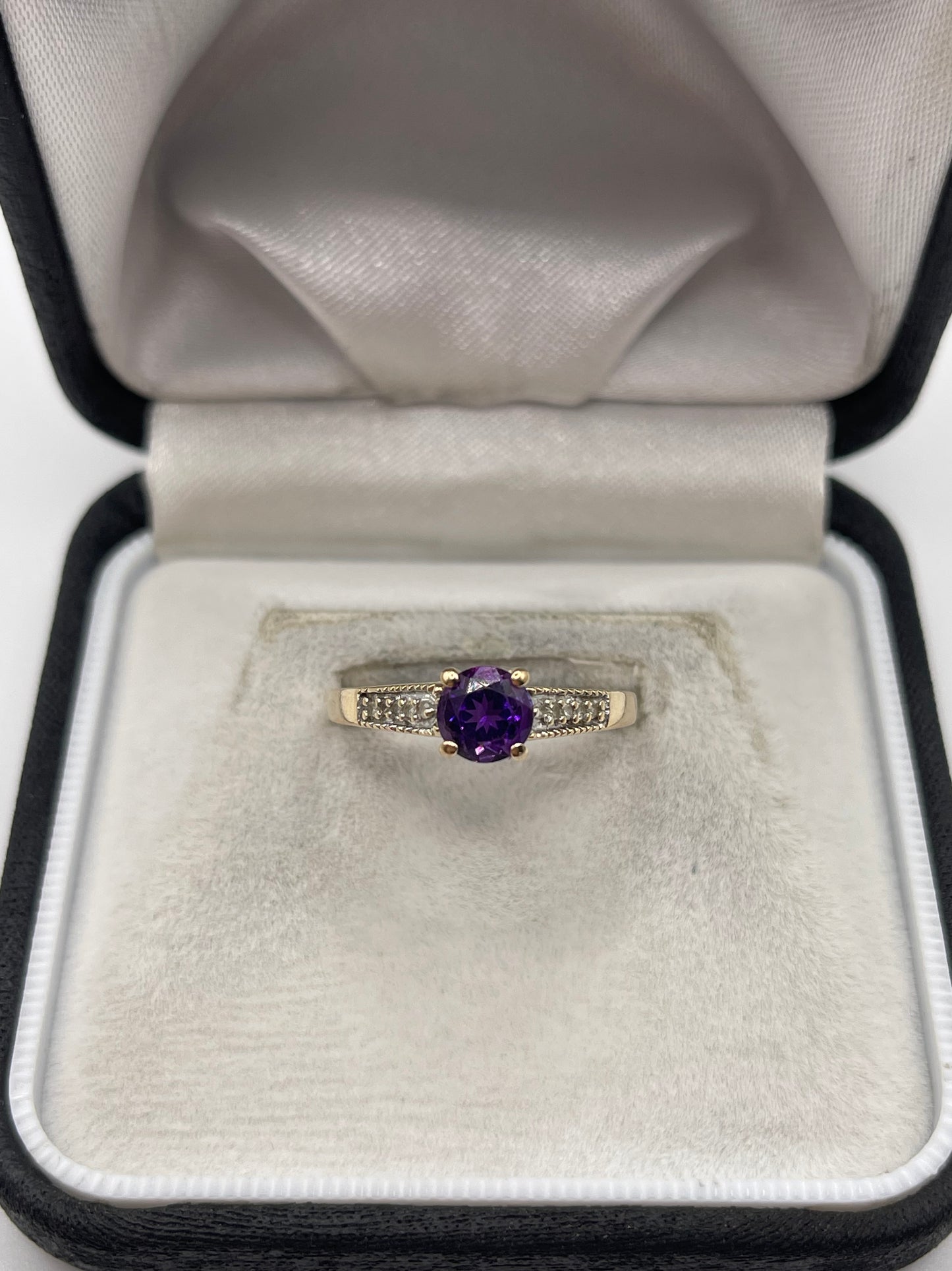 9ct gold amethyst and diamond ring