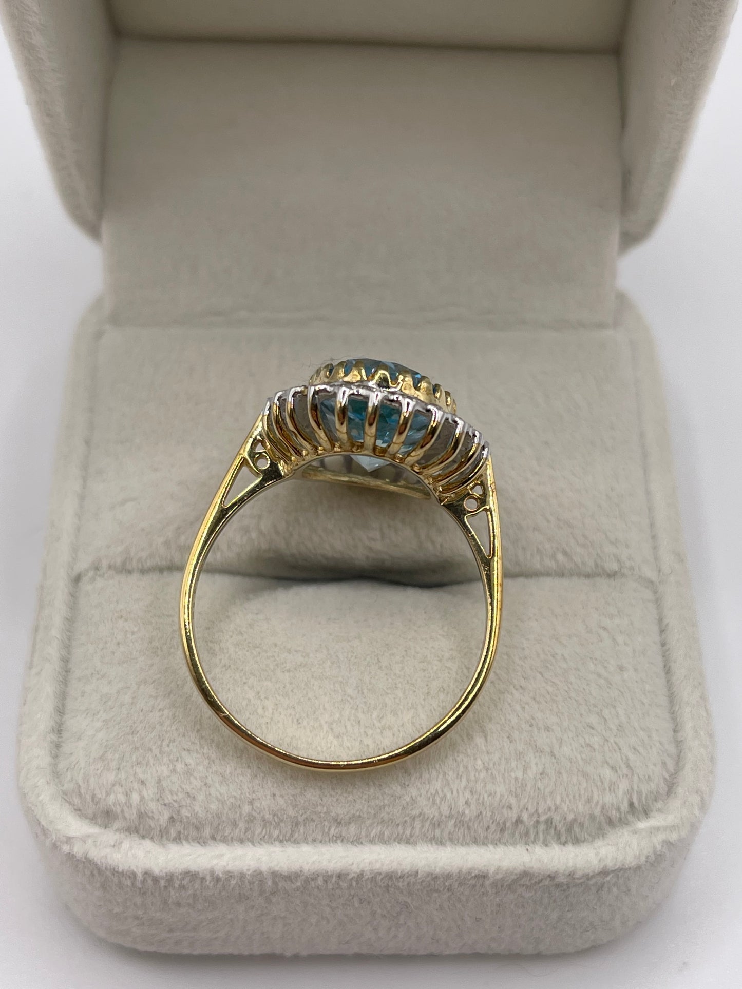 9ct gold topaz and diamond ring