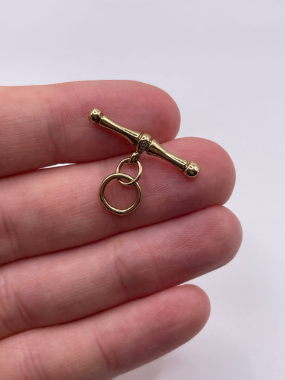 9ct gold t bar pendant