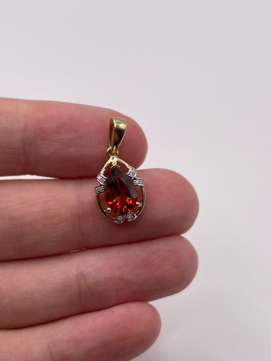 9ct gold citrine and diamond pendant