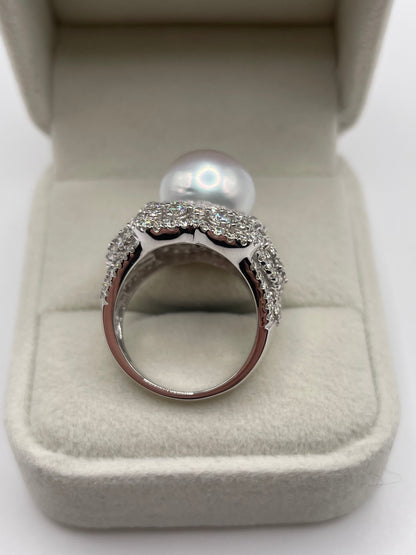 18ct white gold pearl and 2.75ct diamond ring