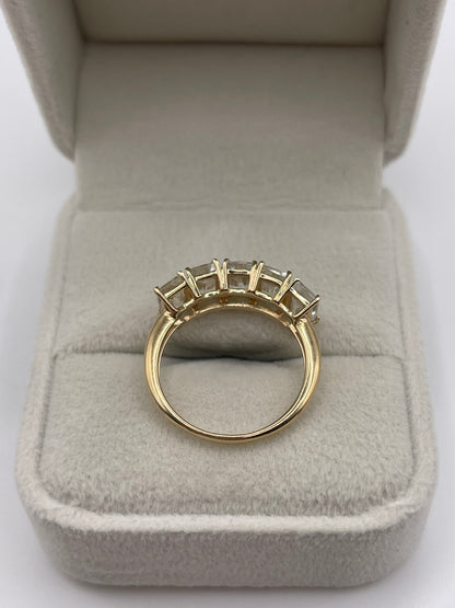 9ct gold quartz ring
