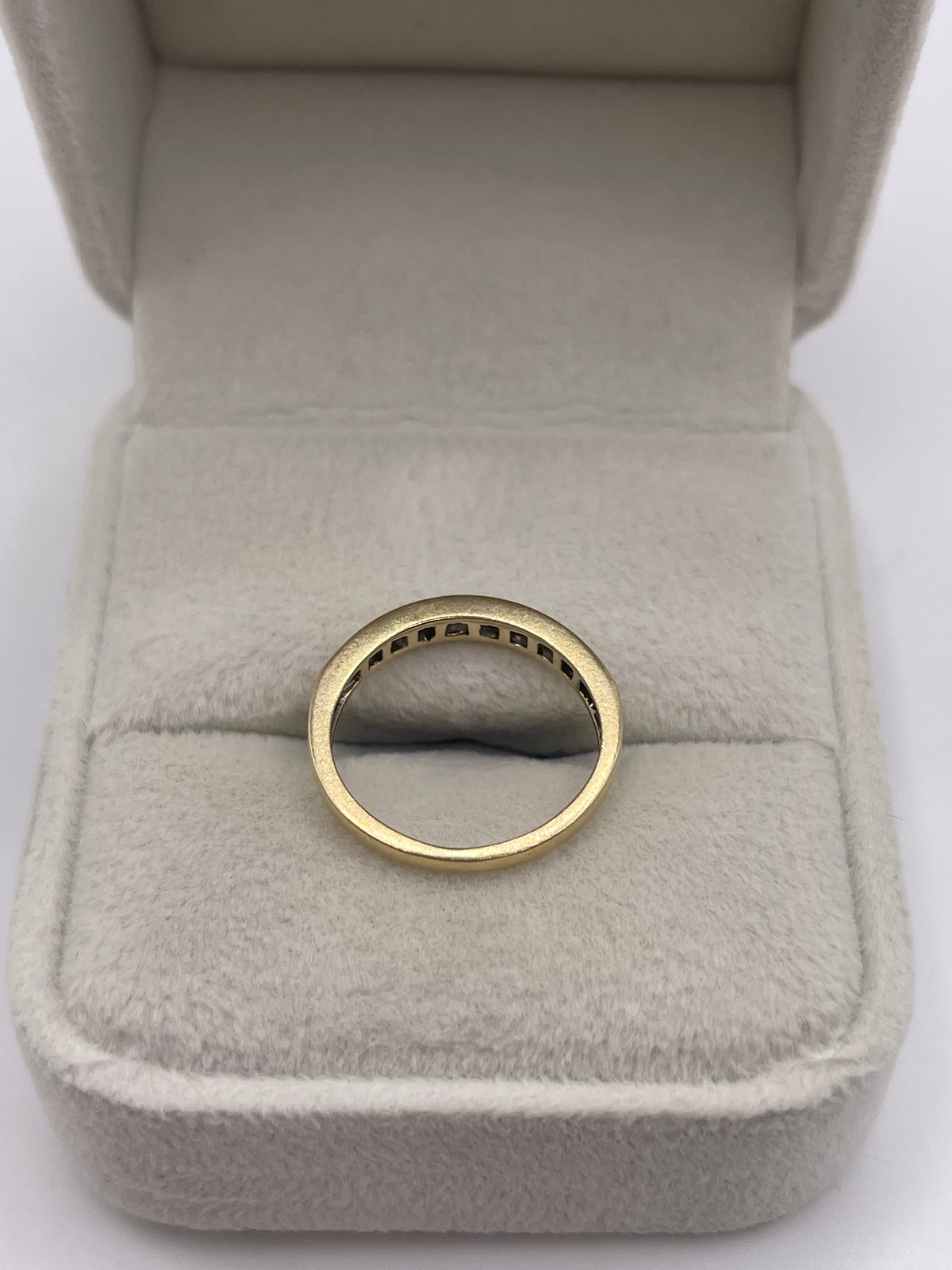 9ct gold diamond ring