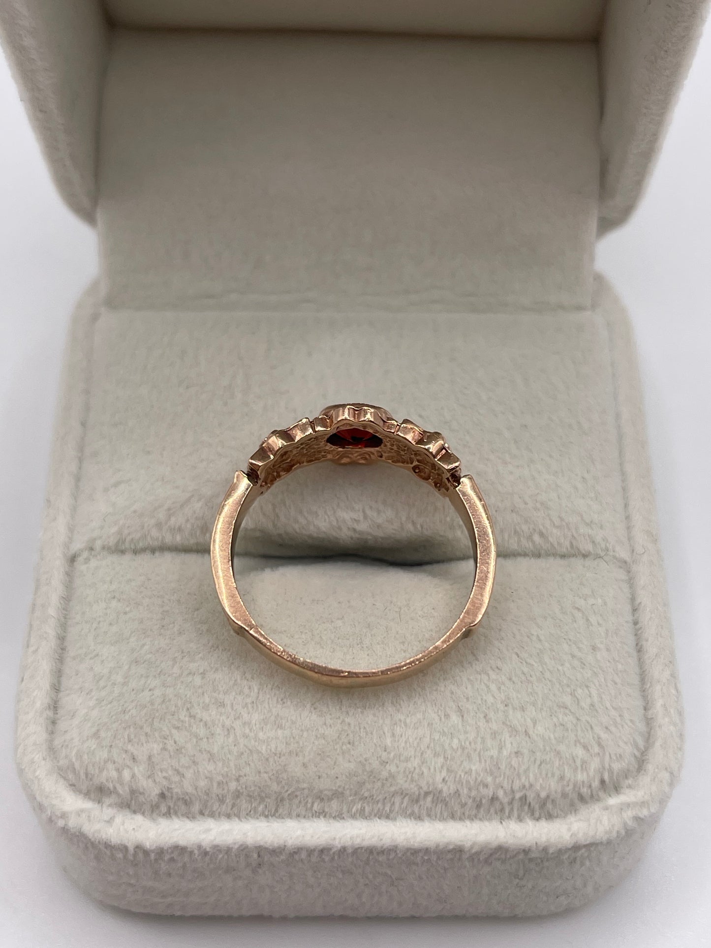 9ct rose gold garnet ring
