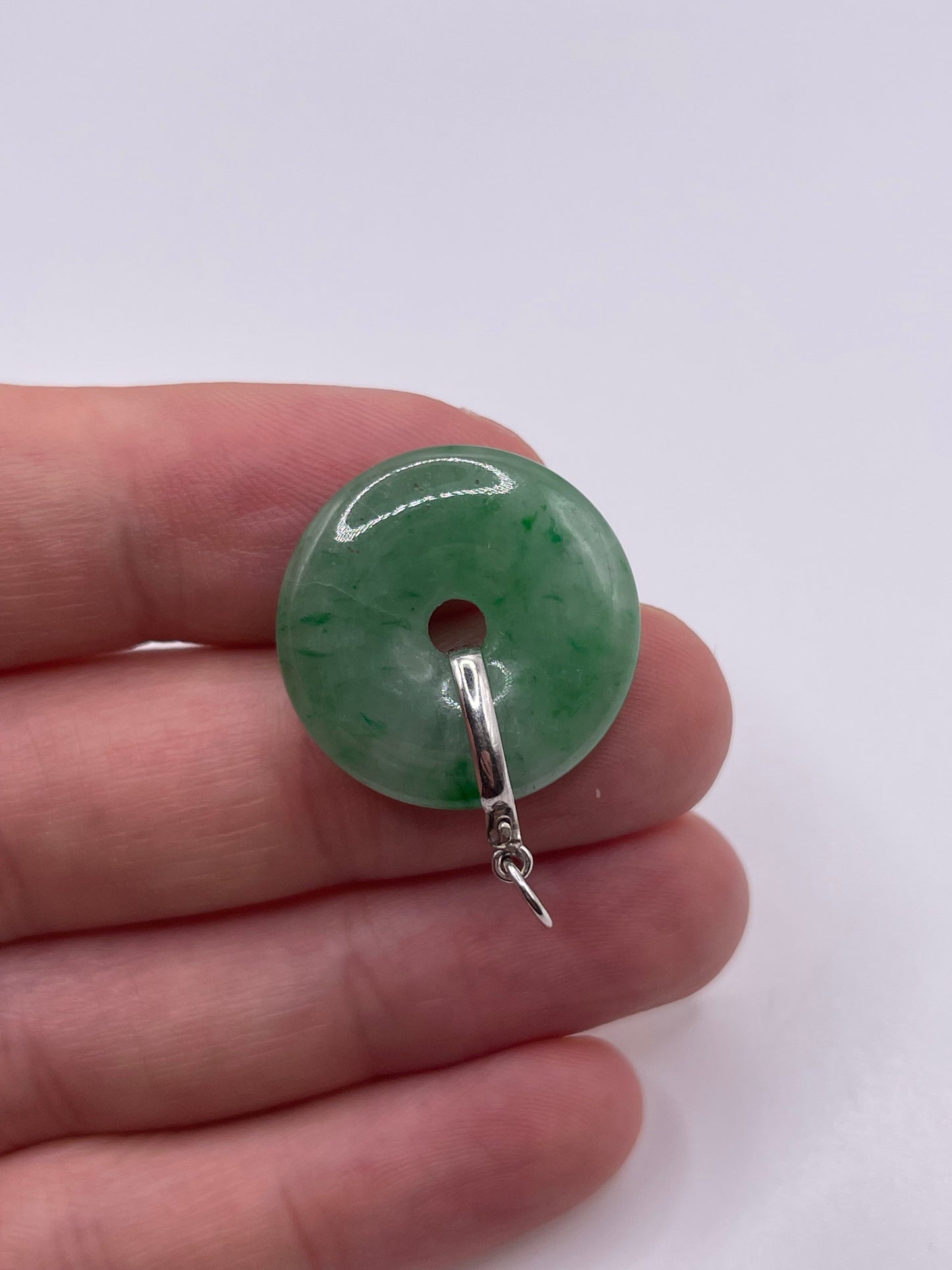 14ct white gold jade pendant