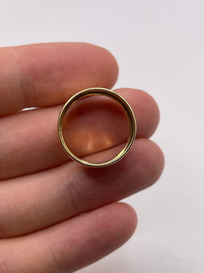 9ct gold patterned band