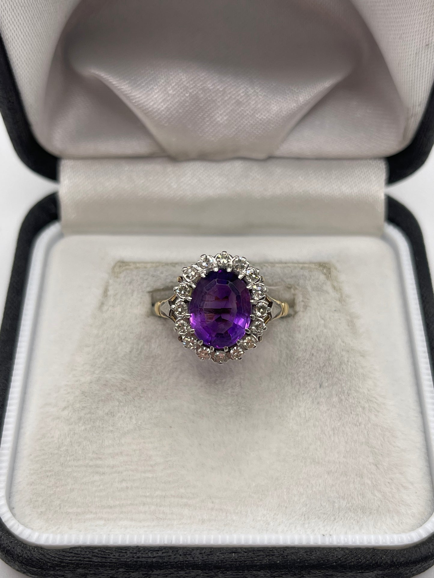 18ct gold amethyst and diamond ring