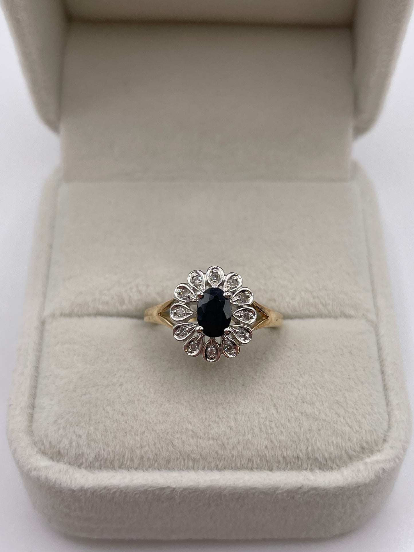 9ct gold sapphire and diamond ring