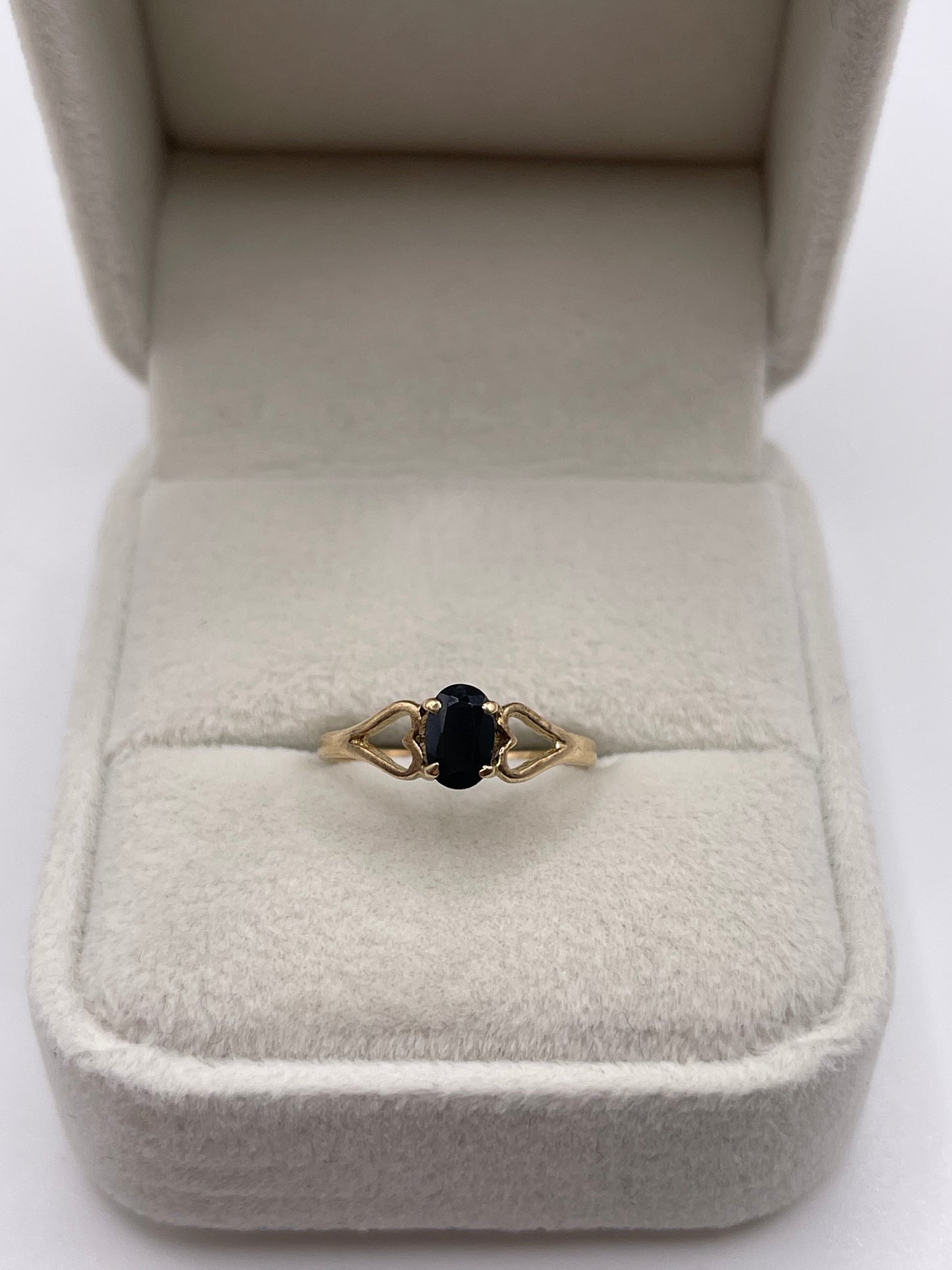 9ct gold sapphire ring