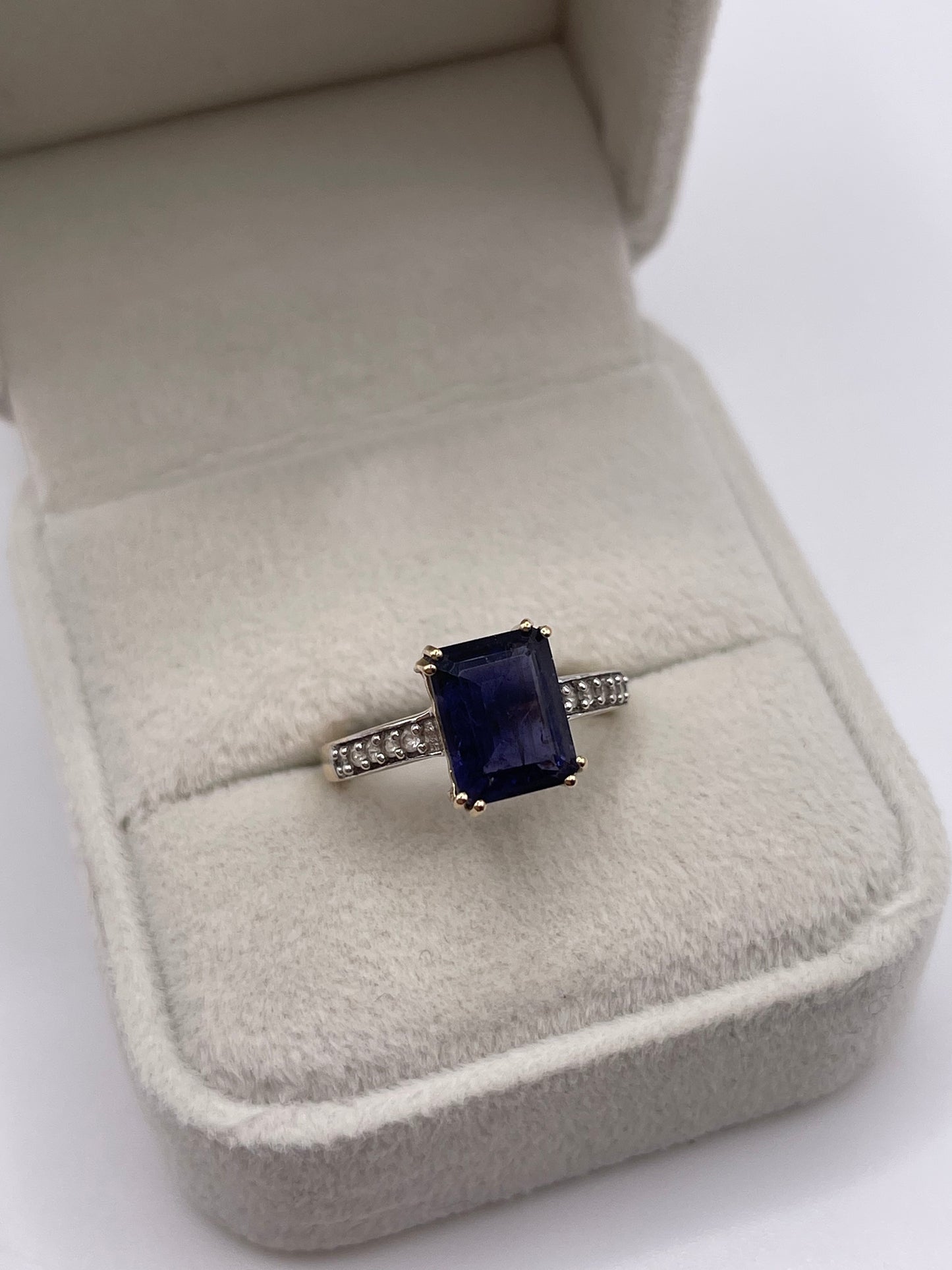 9ct gold iolite and zircon ring