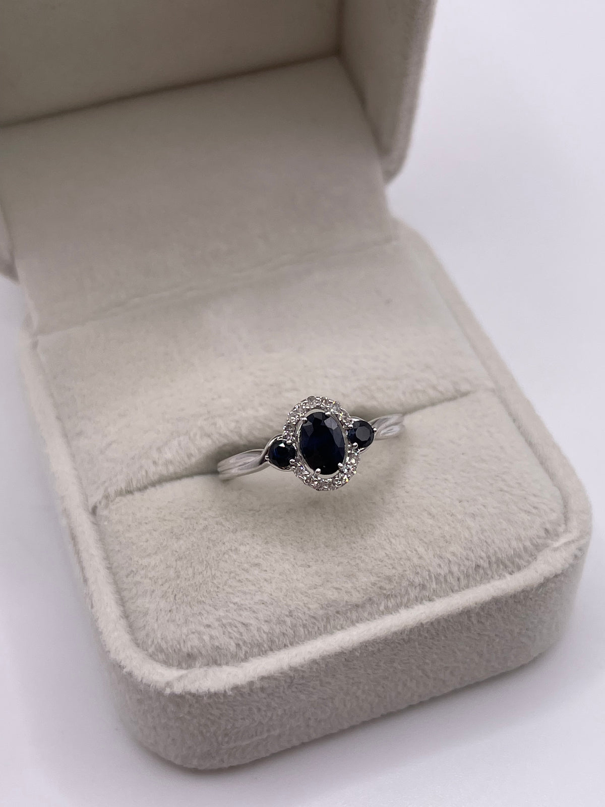 9ct white gold sapphire and diamond ring