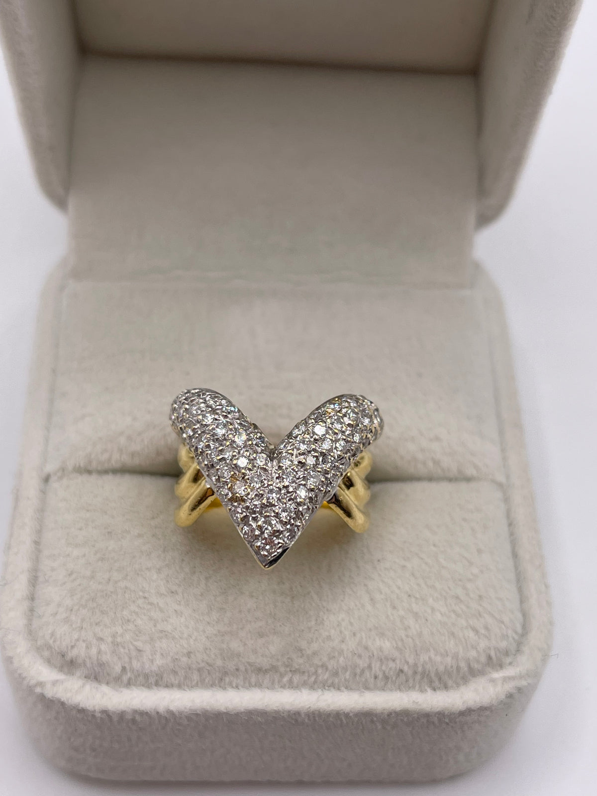 18ct gold diamond cluster ring