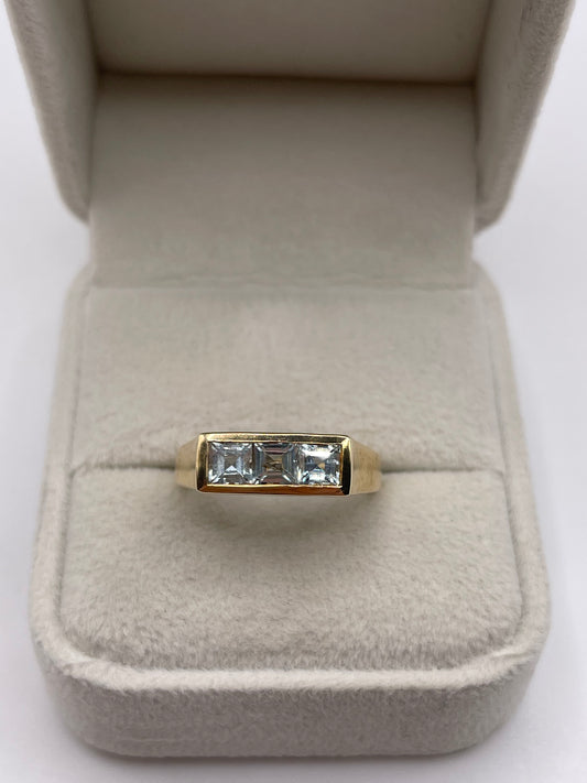 9ct gold aquamarine ring