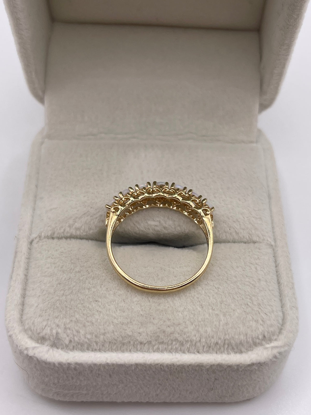 9ct gold opal ring
