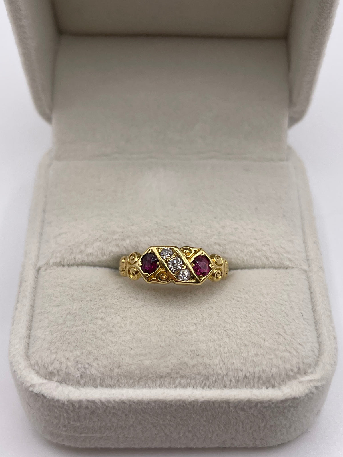 Antique 18ct gold ruby and diamond ring