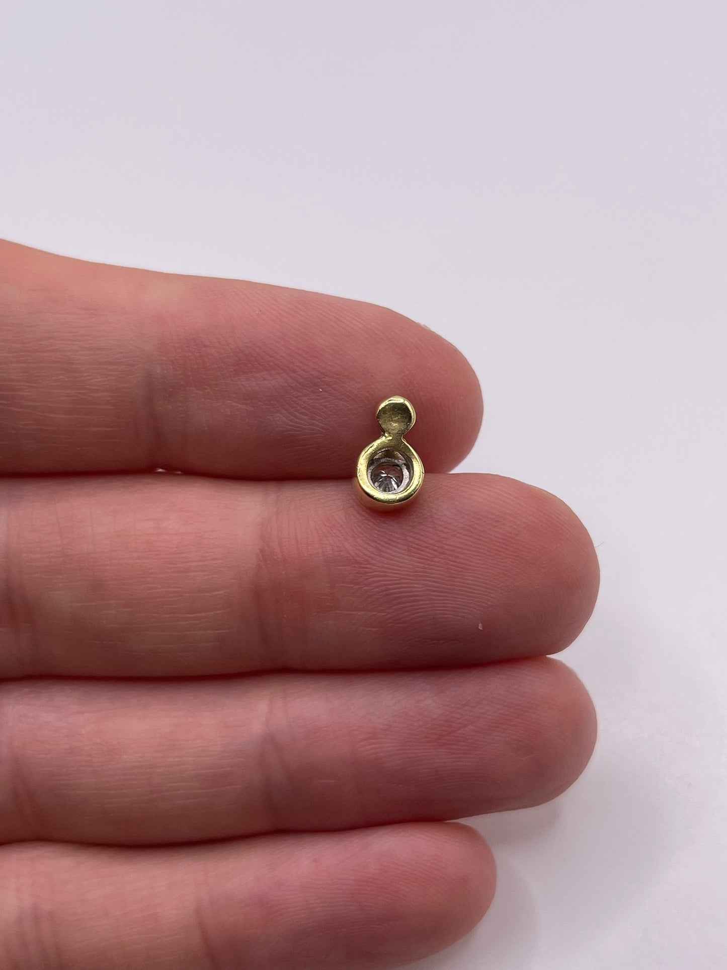 18ct gold diamond pendant