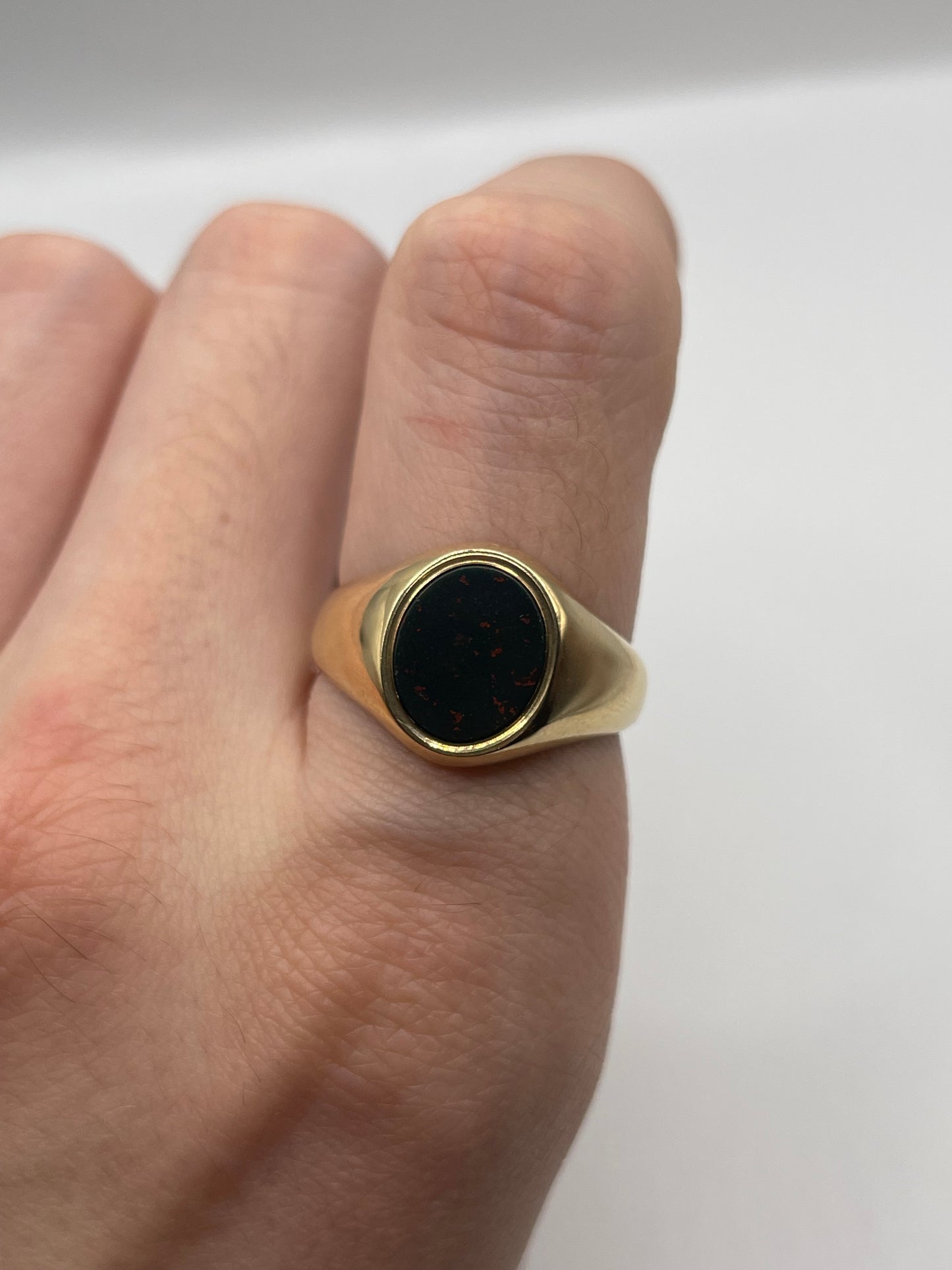 Heavy 9ct gold bloodstone signet ring