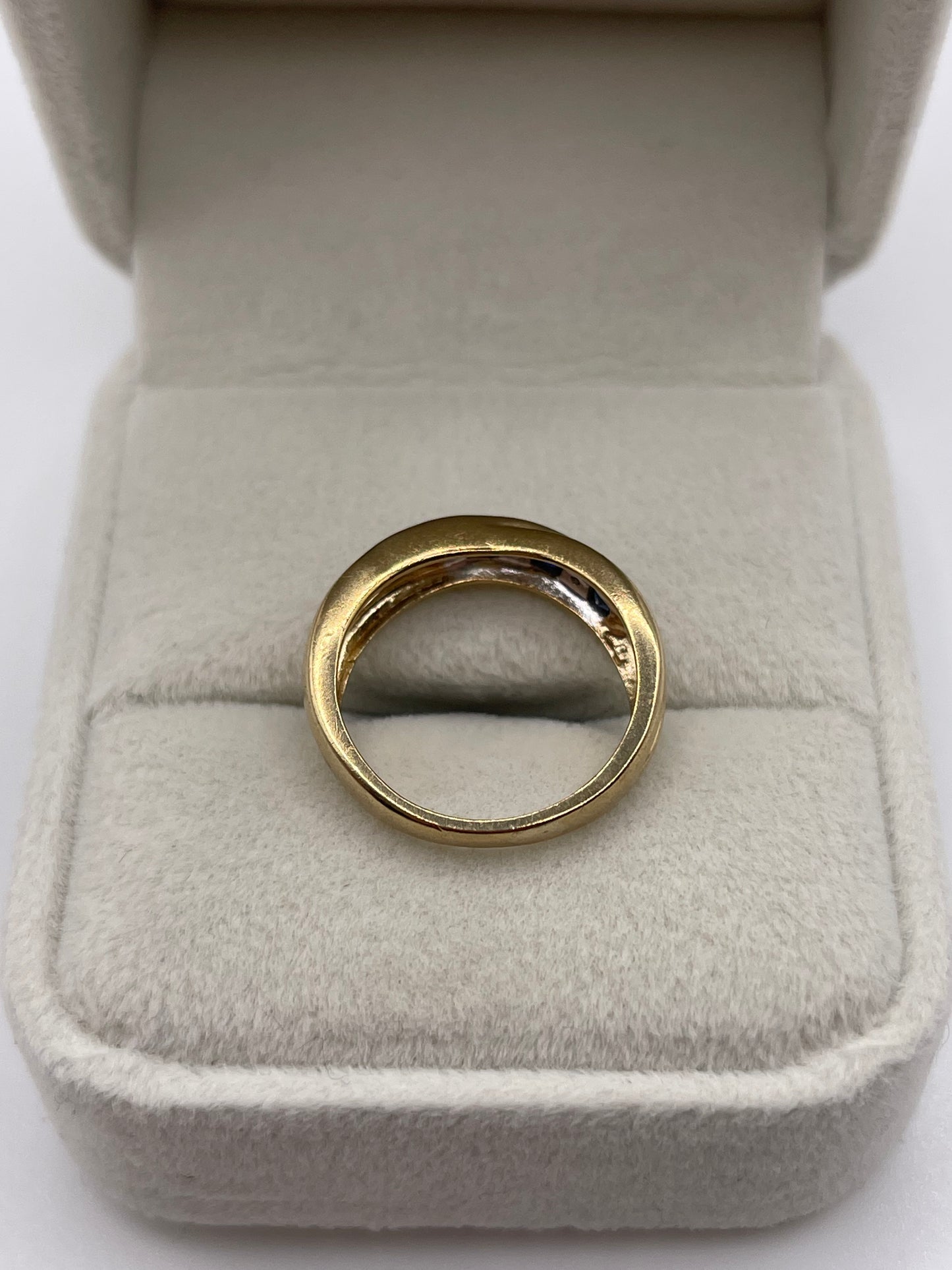9ct gold sapphire and diamond ring