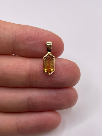 9ct gold citrine pendant