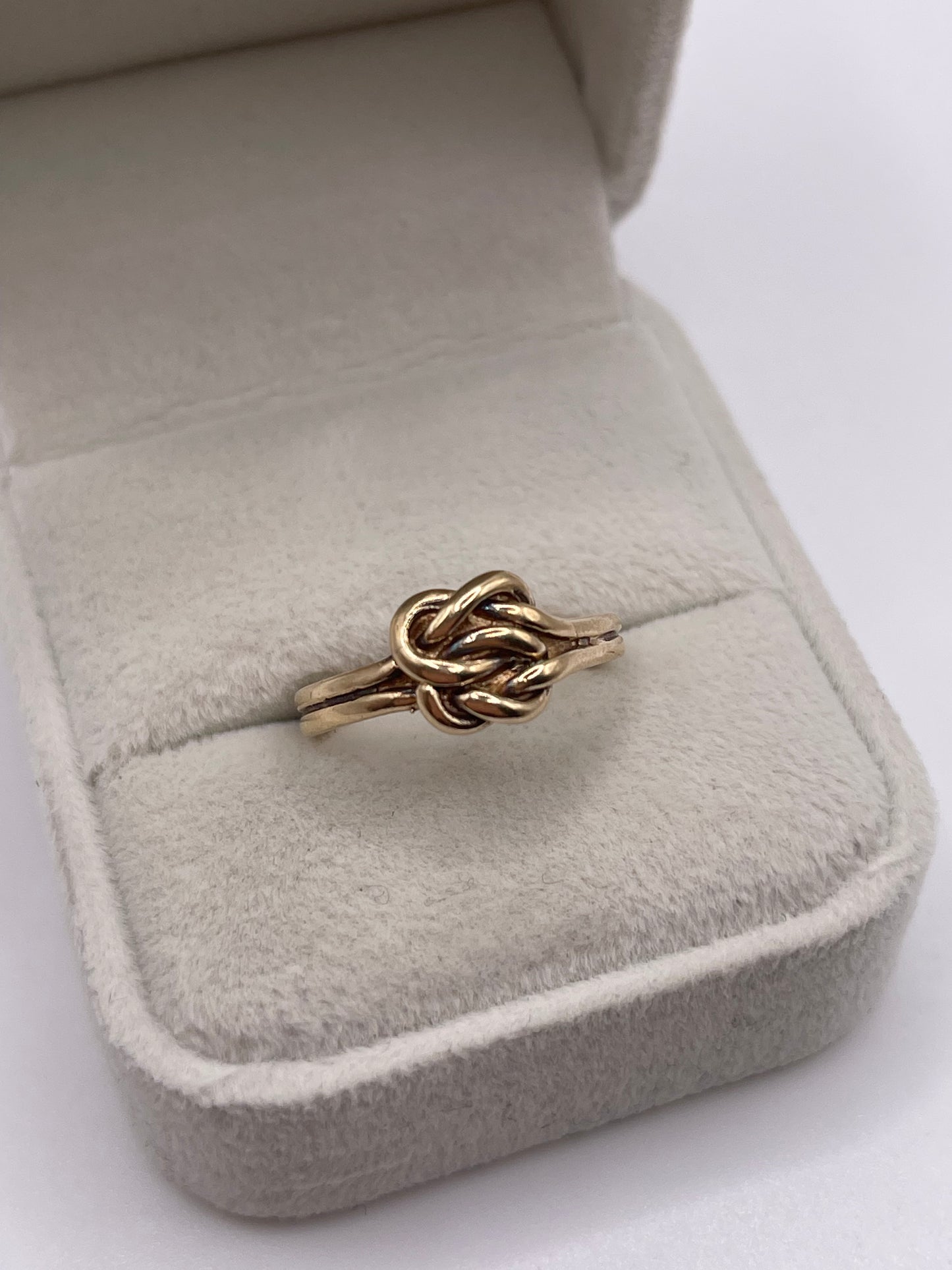 9ct gold knot ring
