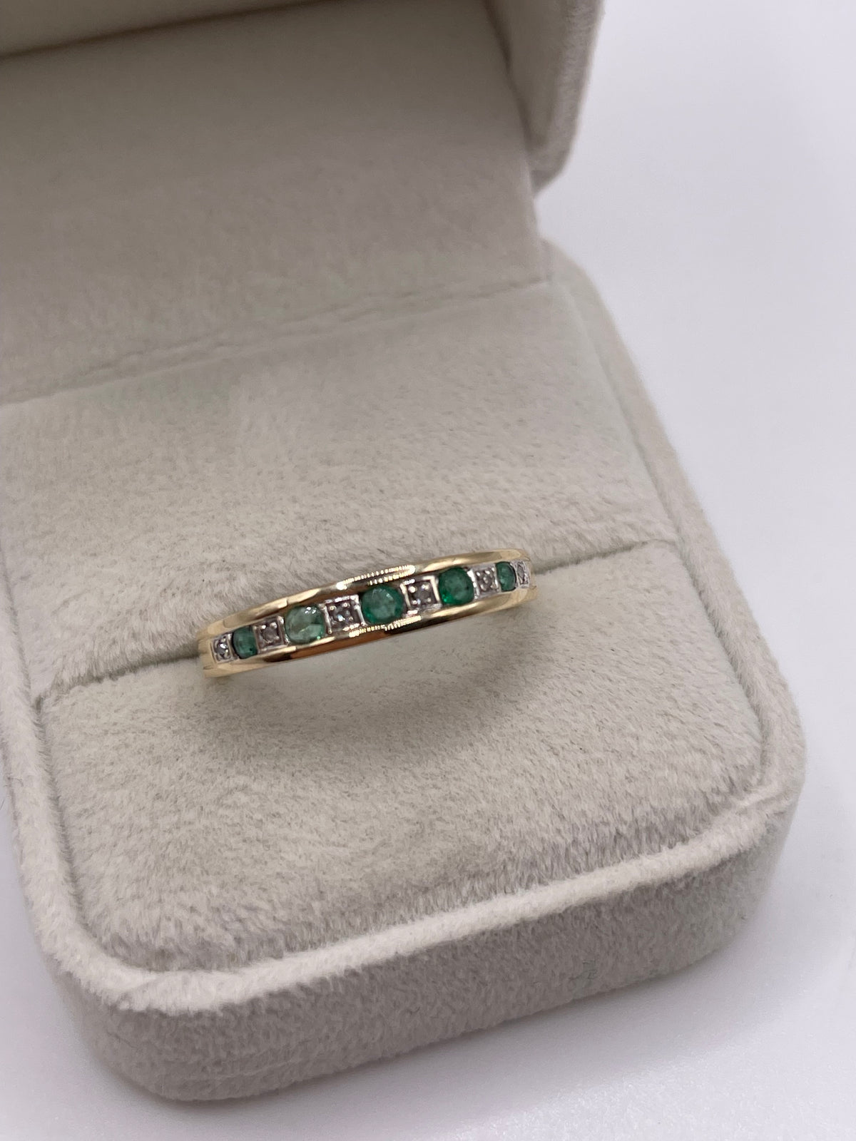 9ct gold emerald and diamond ring