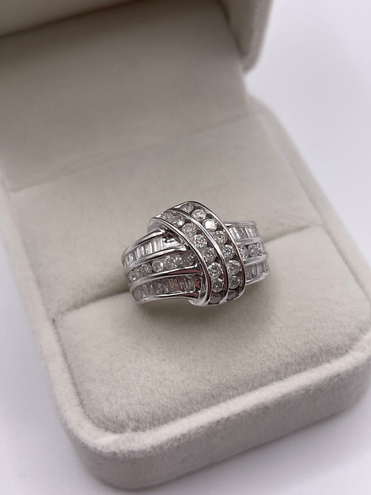 9ct white gold diamond cluster ring