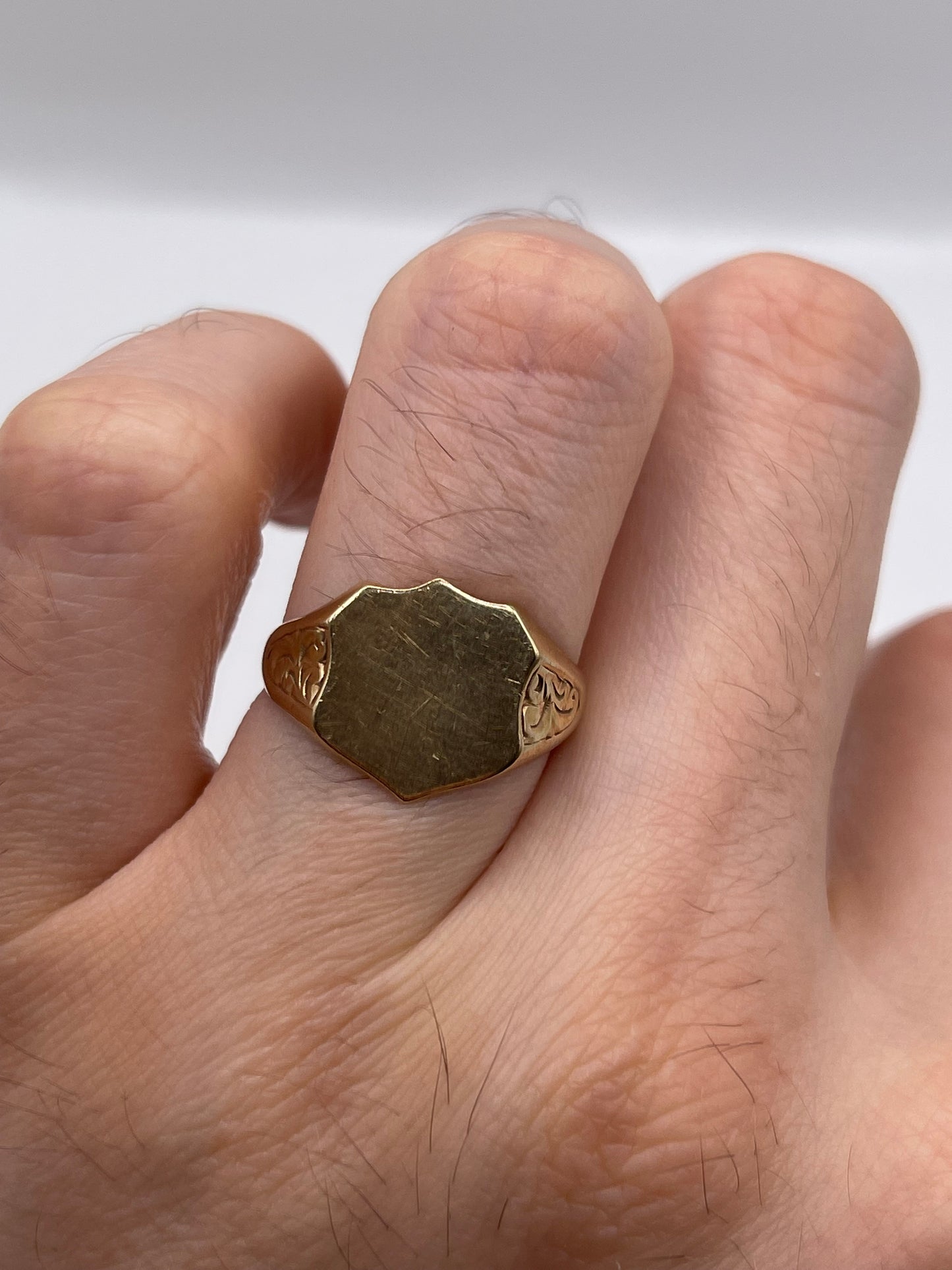 9ct gold shield signet ring