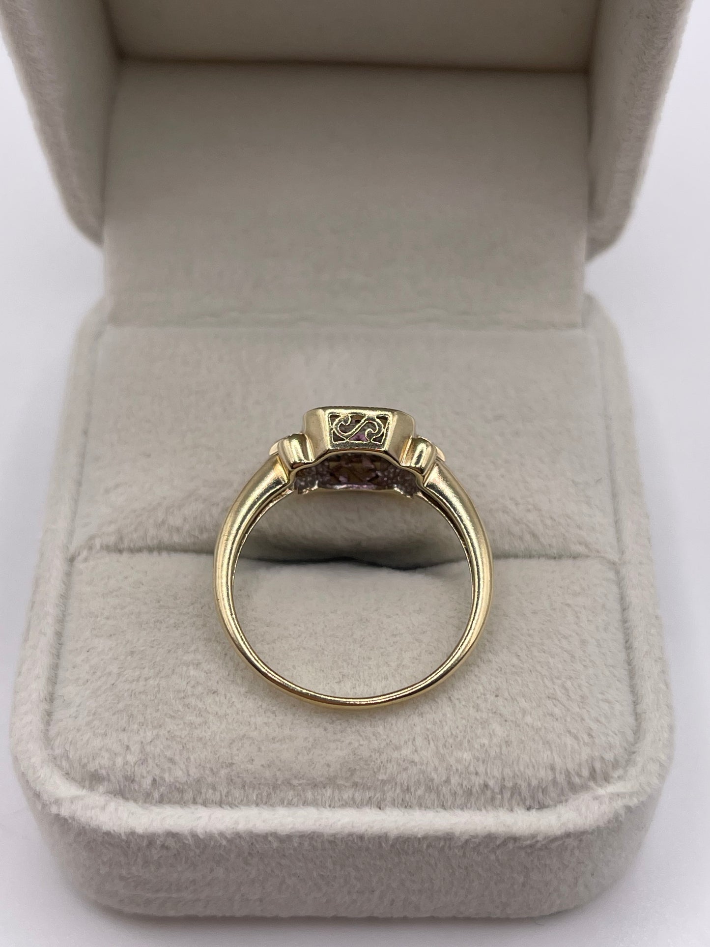 9ct gold pink sapphire and diamond ring