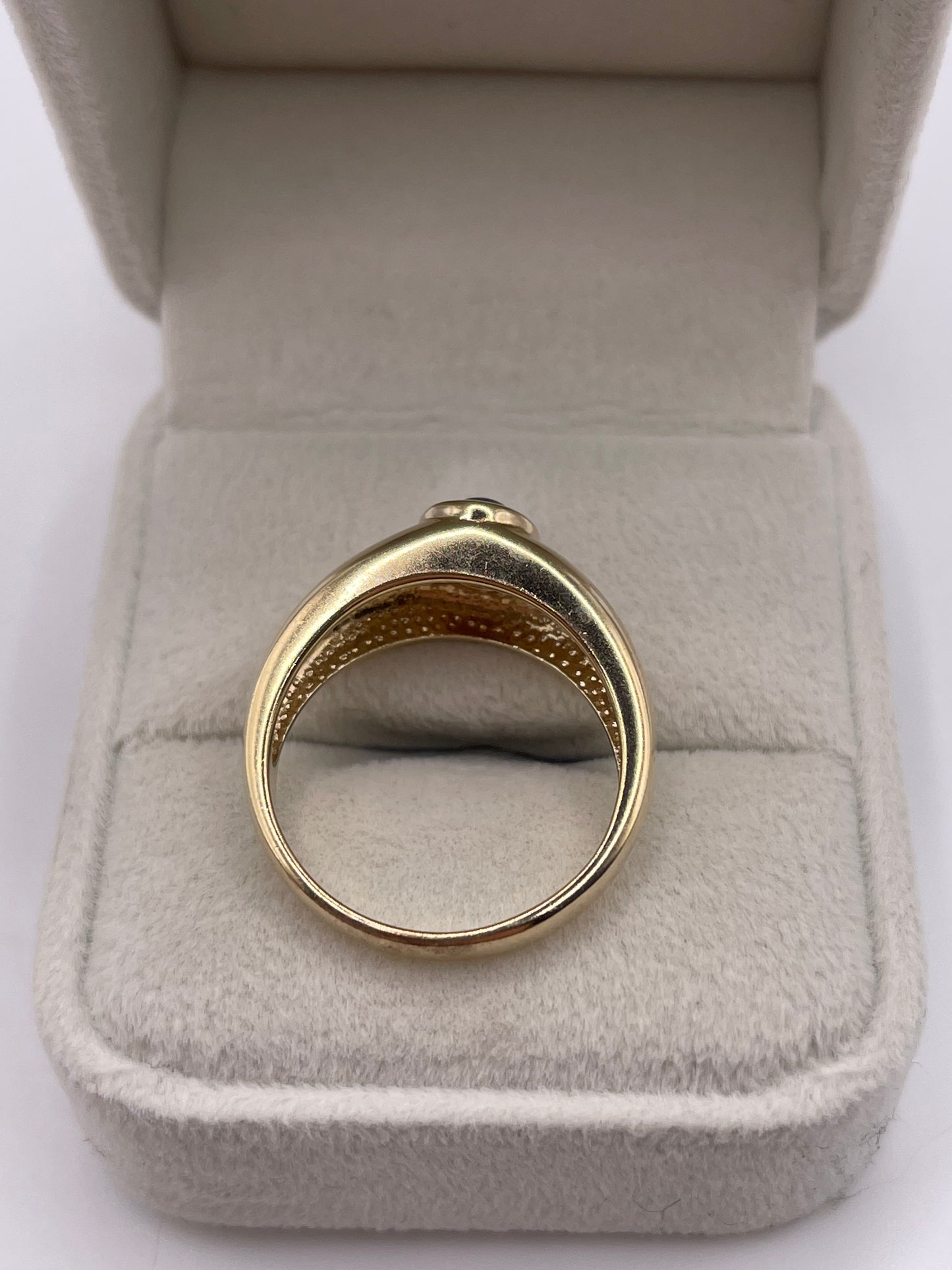 9ct gold cabochon garnet ring