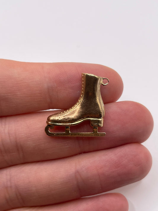 9ct gold ice skate charm