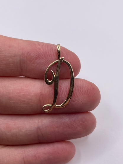 9ct gold initial D pendant