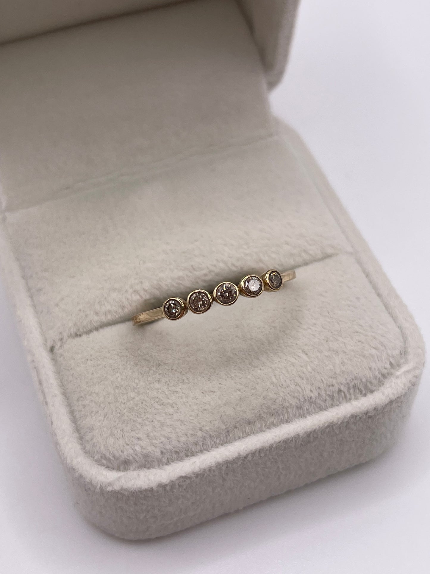 9ct gold cognac diamond ring
