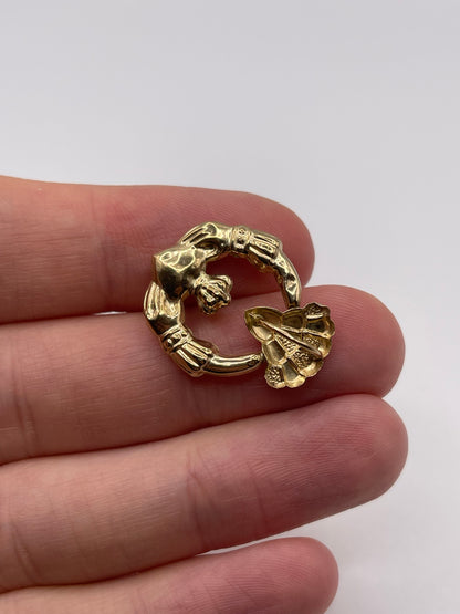 9ct gold ckaddagh pendant