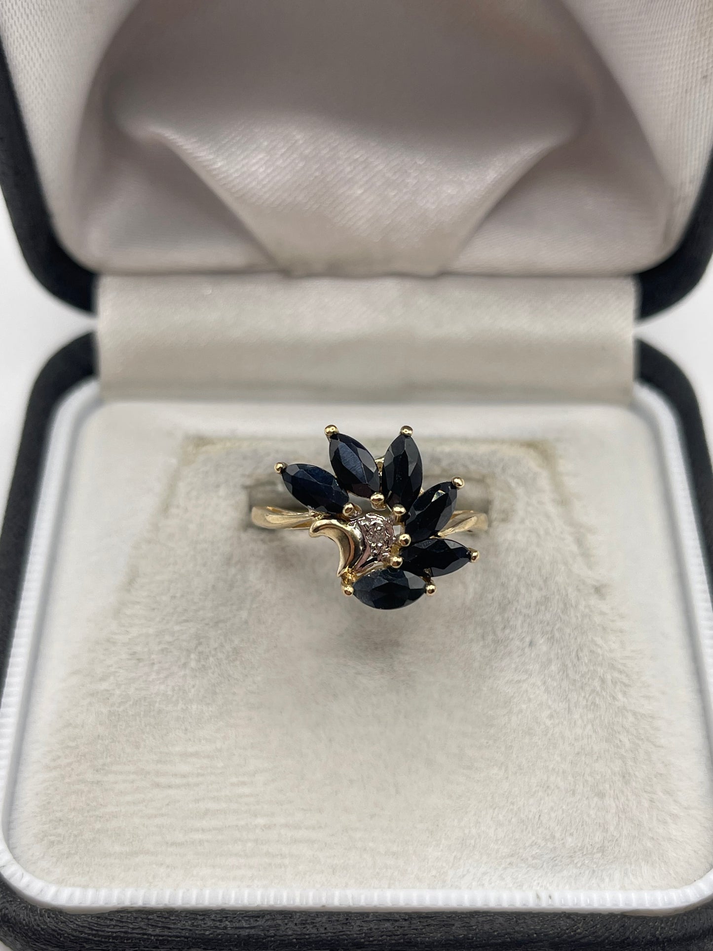 9ct gold sapphire and diamond ring