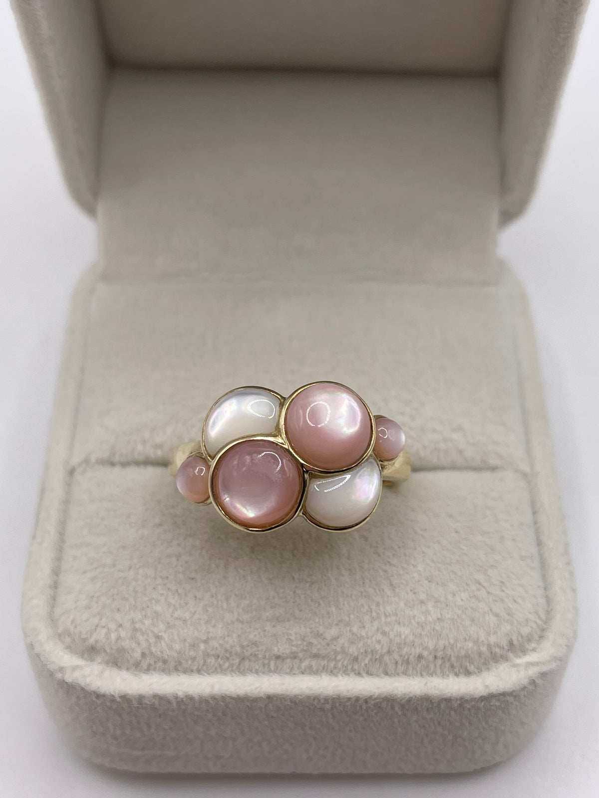 9ct gold mother of pearl ring