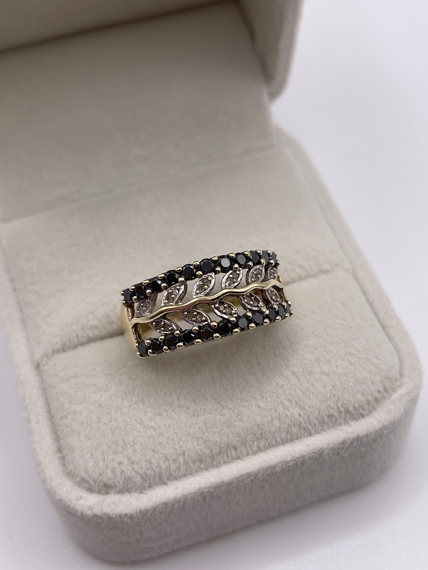 9ct gold diamond cluster ring