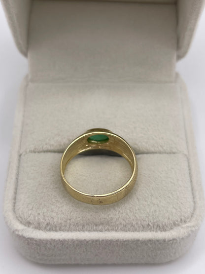 8ct gold cabochon emerald ring