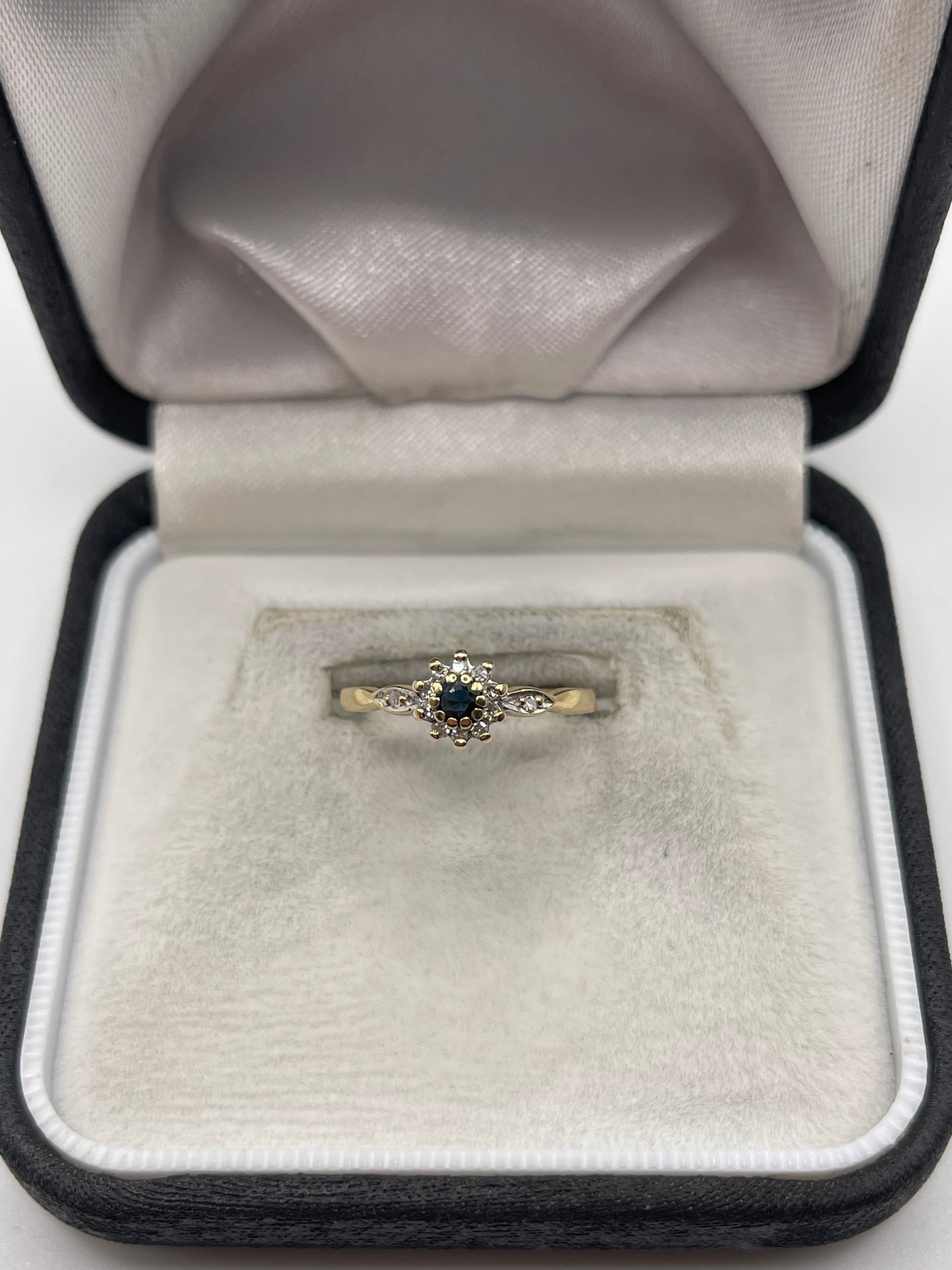 9ct gold sapphire and diamond ring