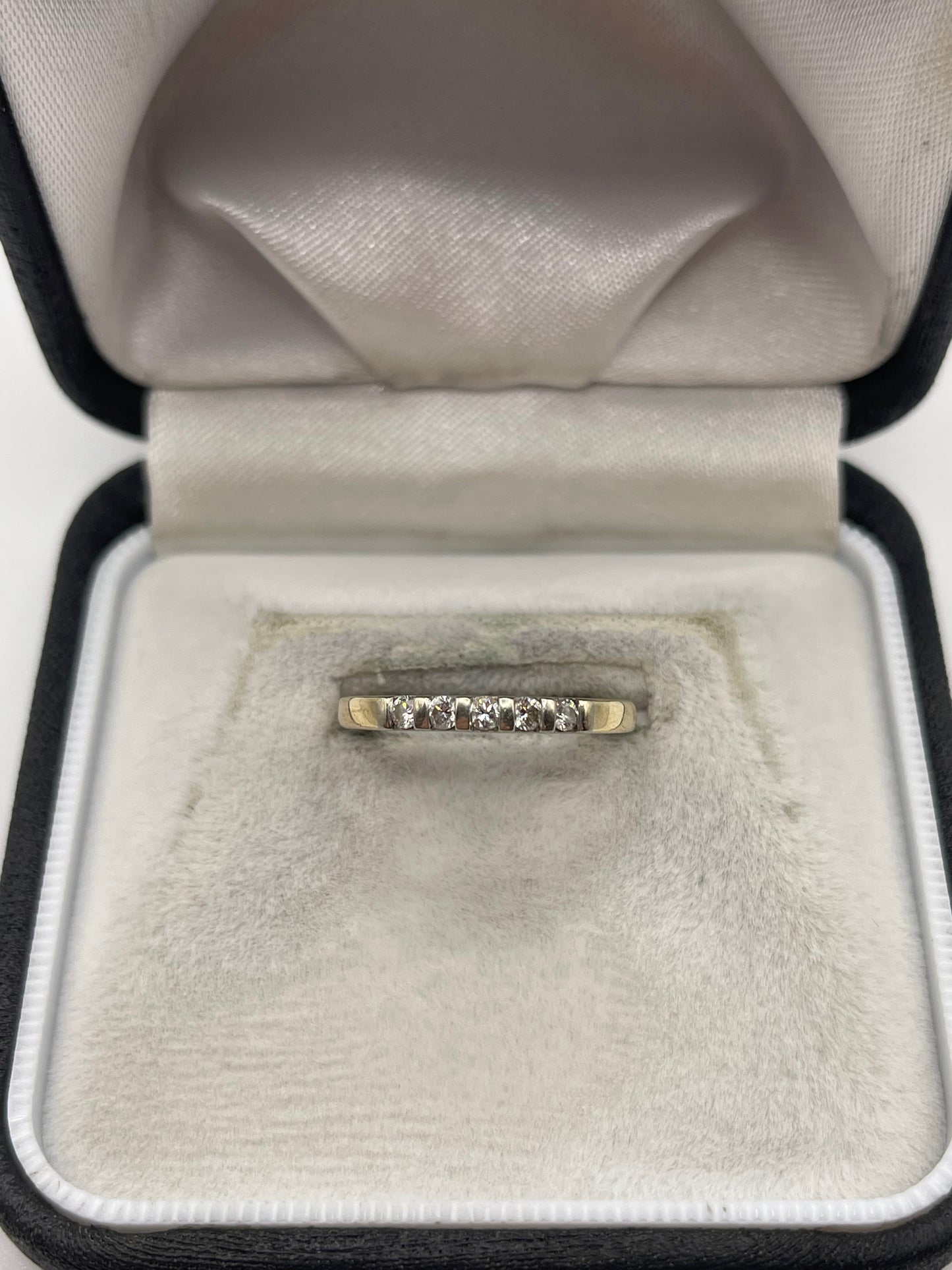 9ct gold diamond ring