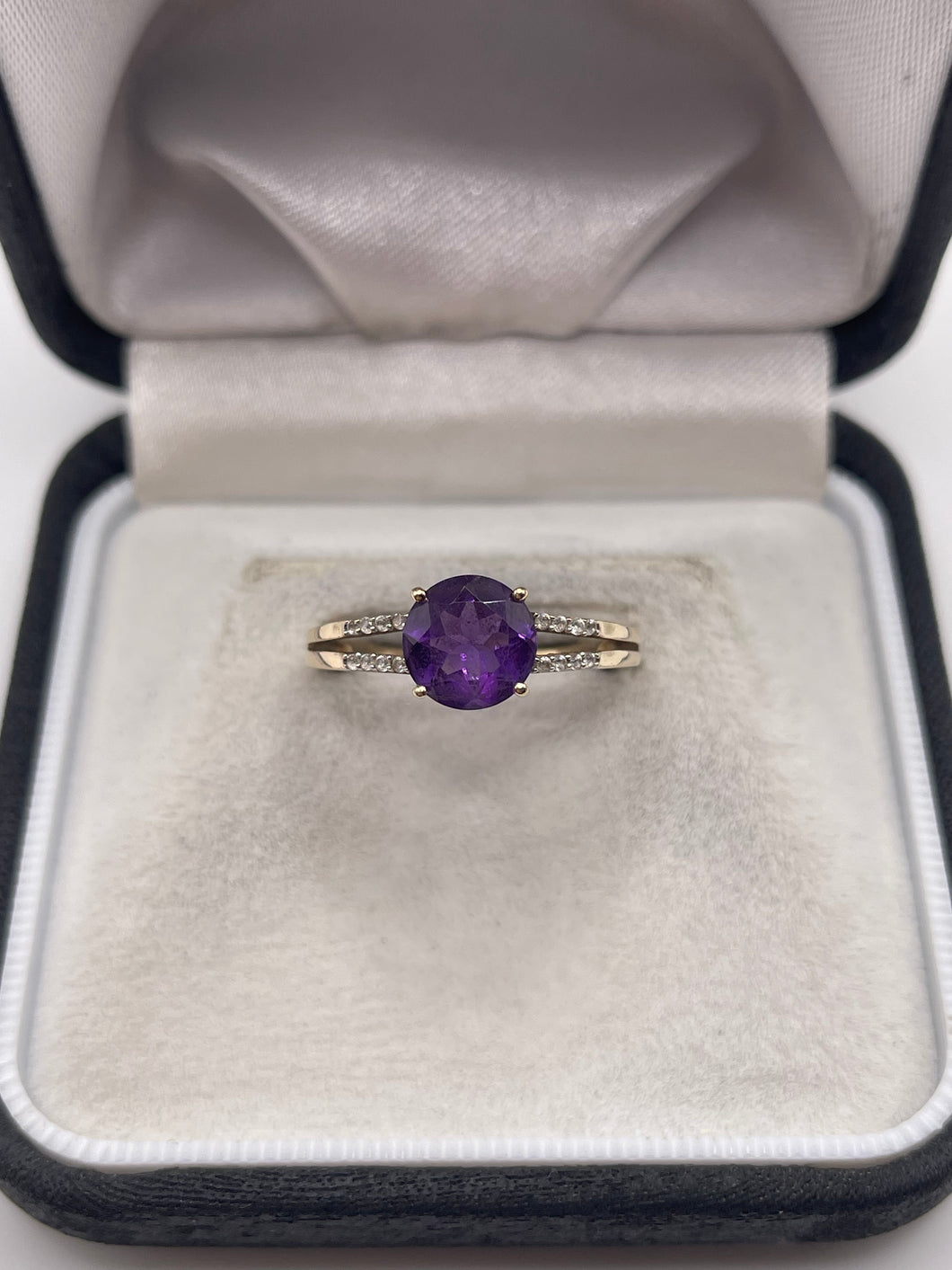 9ct gold amethyst and diamond ring