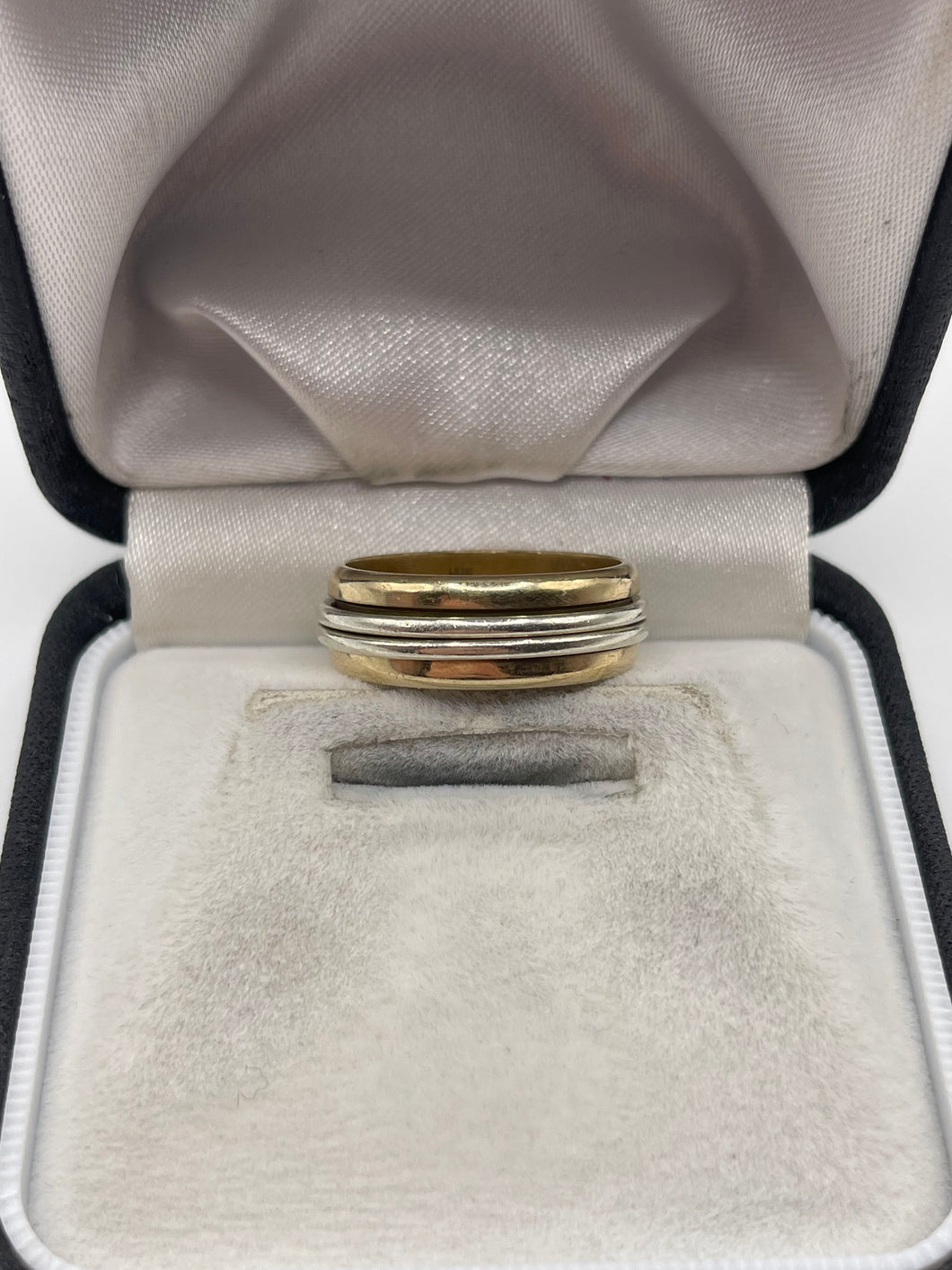 9ct two tone spinner ring