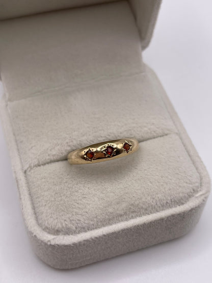 9ct gold garnet gypsy ring