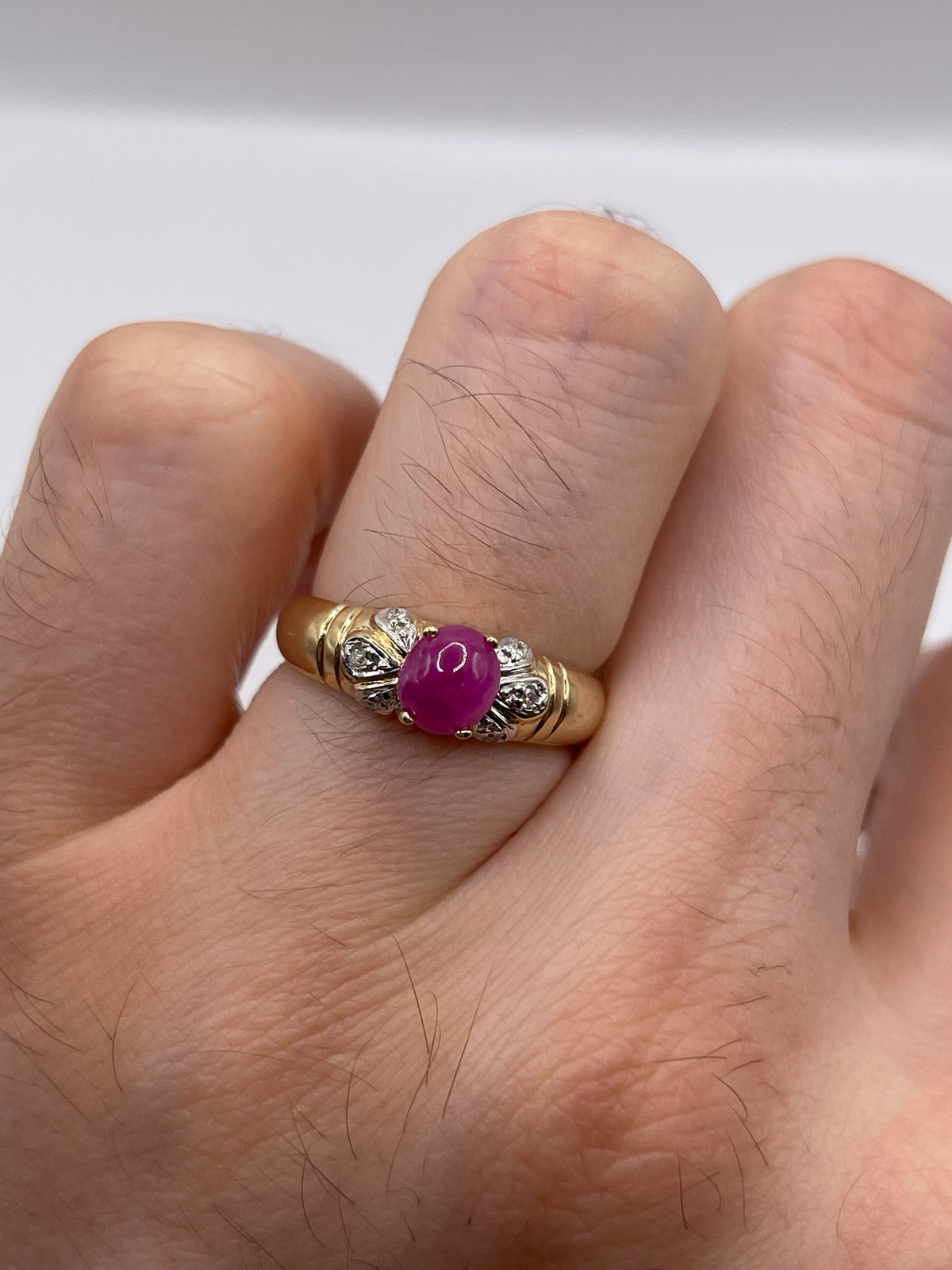 9ct gold cabochon ruby and diamond ring