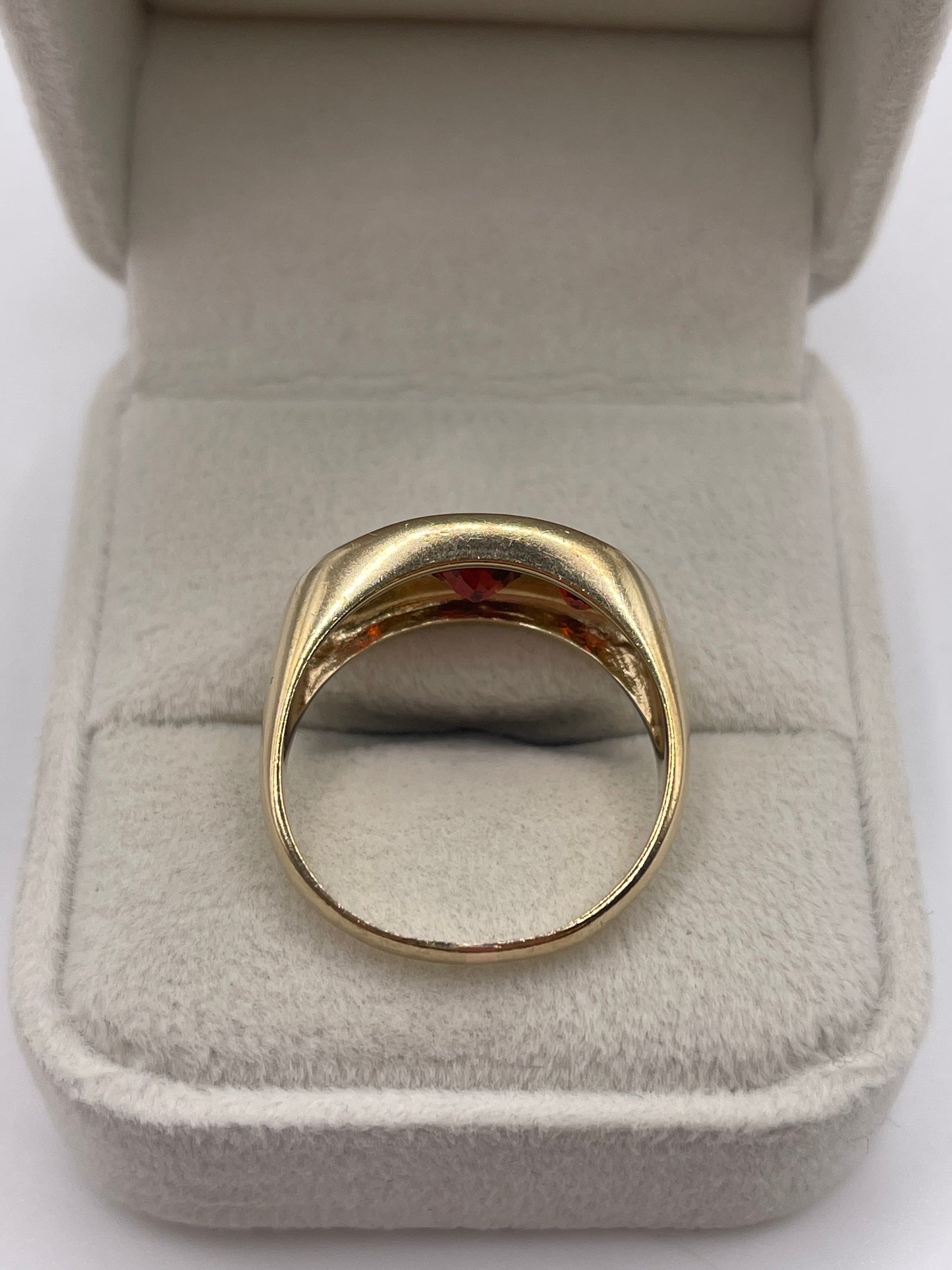 9ct gold garnet gypsy ring