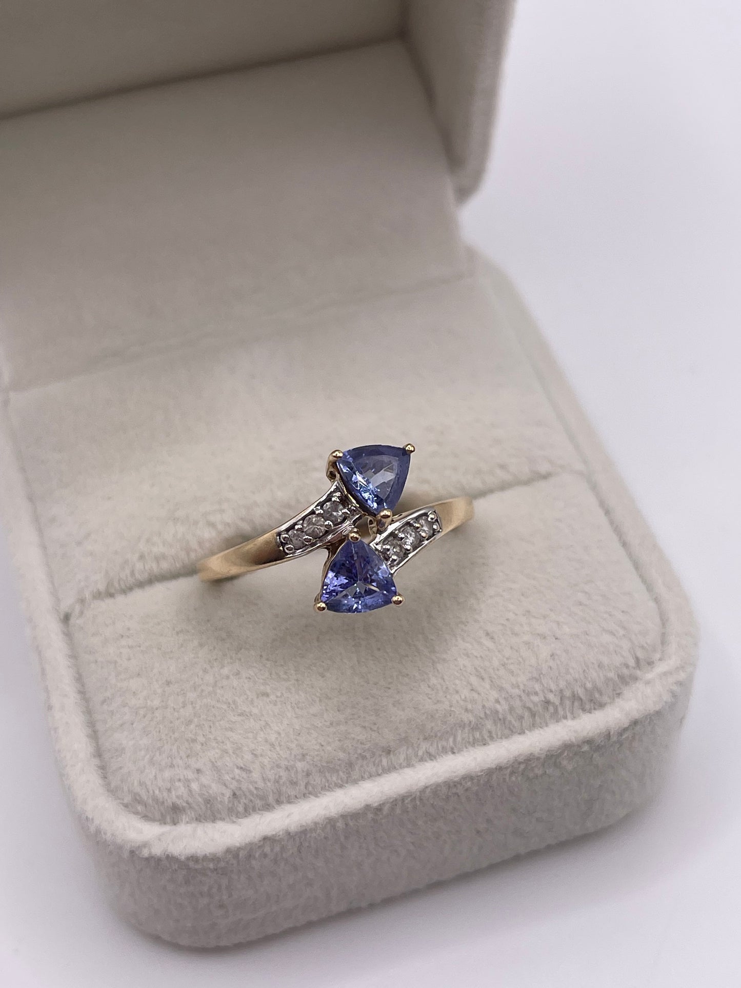 9ct gold tanzanite and zircon ring