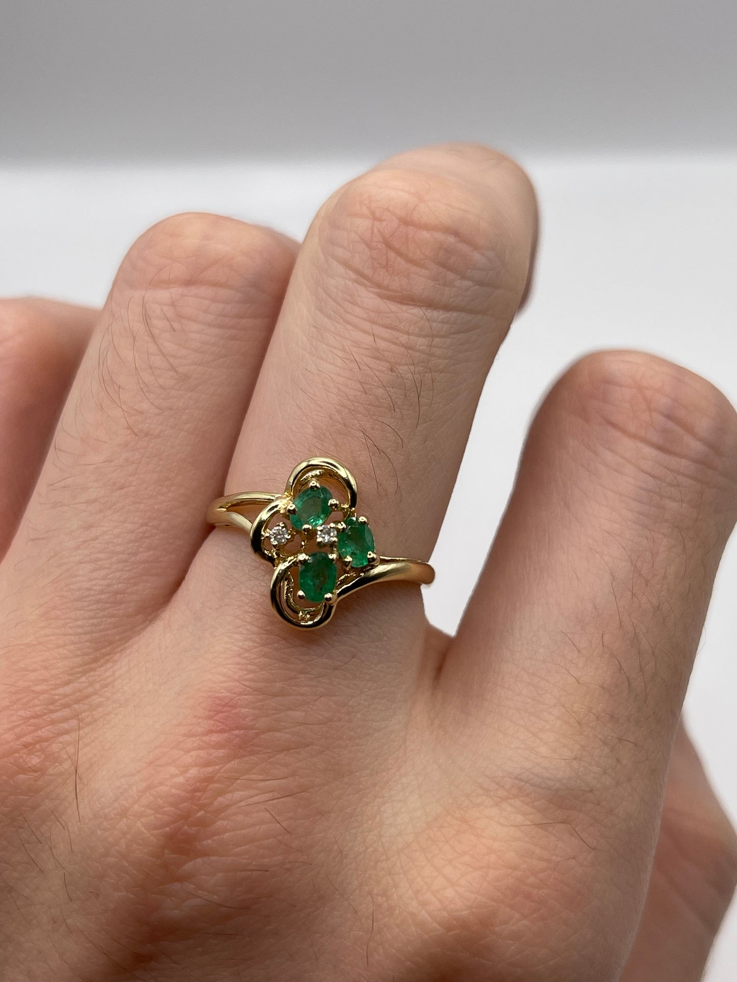 9ct gold emerald and diamond ring