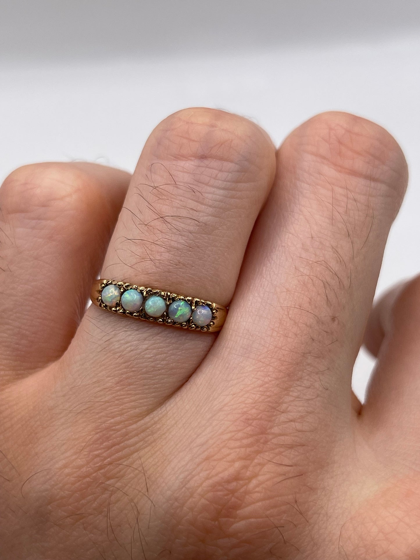 9ct gold opal ring