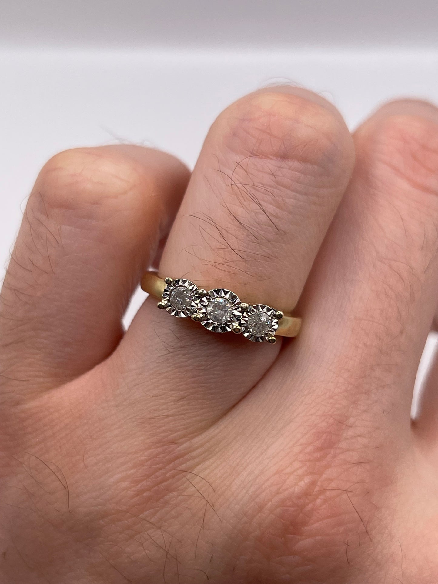 9ct gold diamond ring